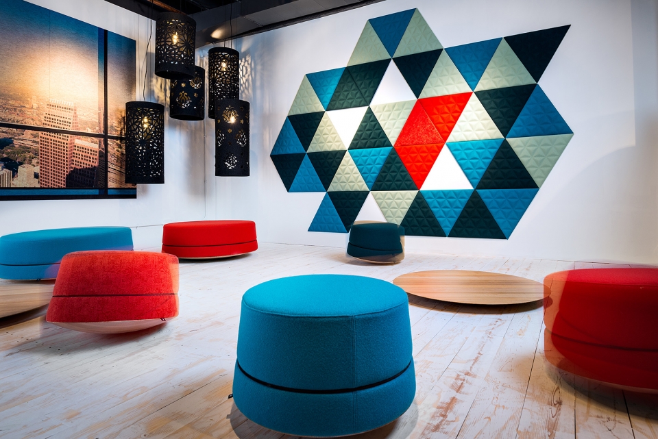 cowork lounge at ids vancouver by inform contract and buzzispace 1