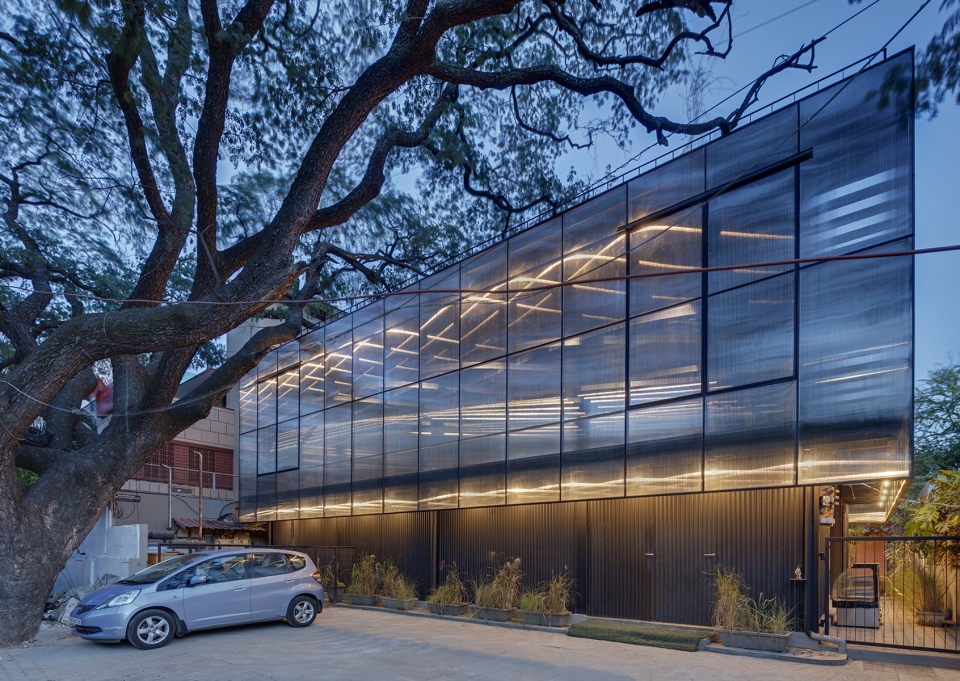 The courtyard house M9 Design Studio