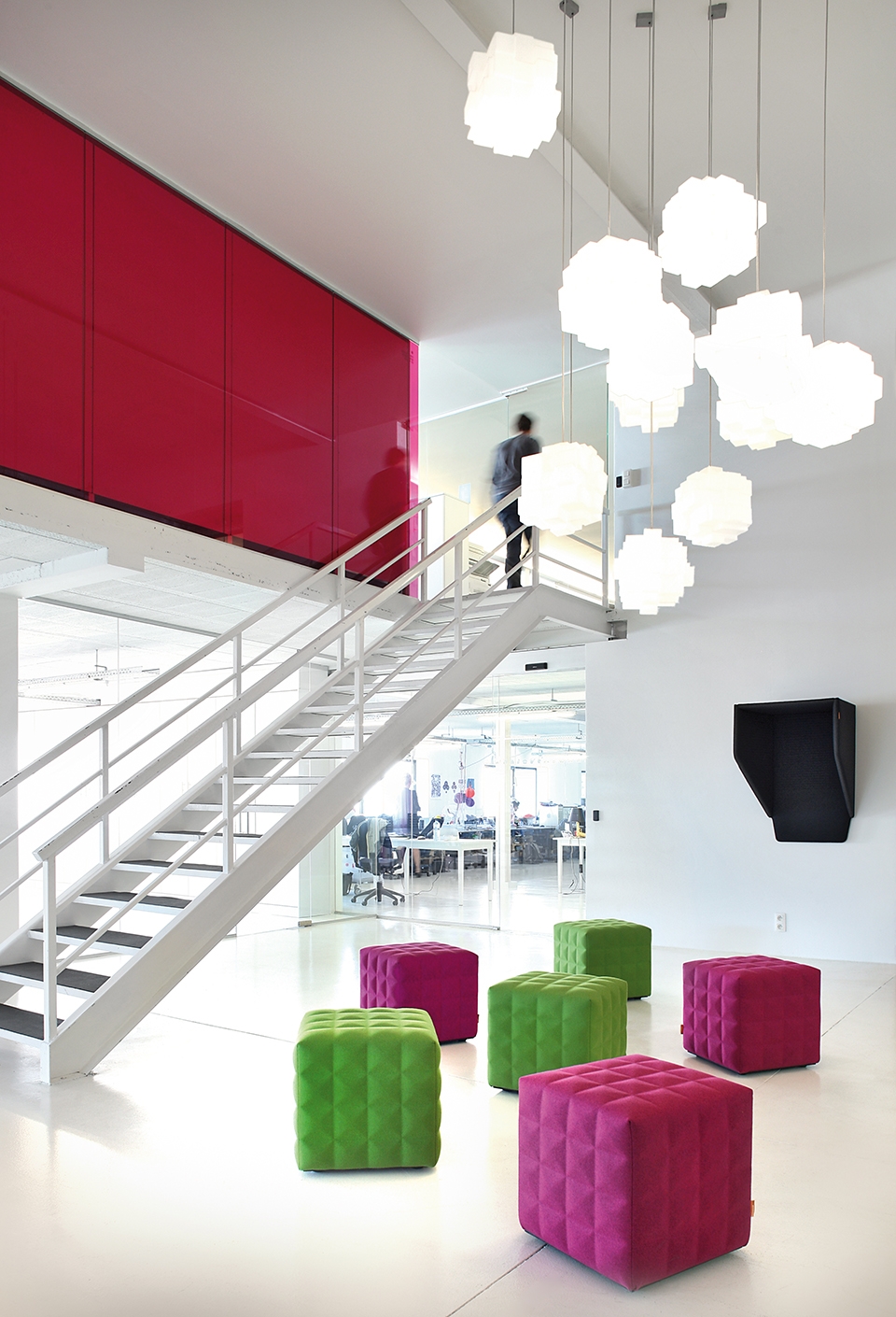 cowork lounge at ids vancouver by inform contract and buzzispace 1