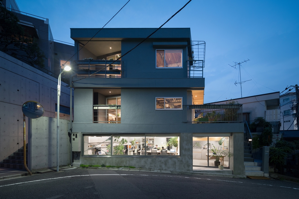 Kamiyamacho residence with office space Puddle moyadesign
