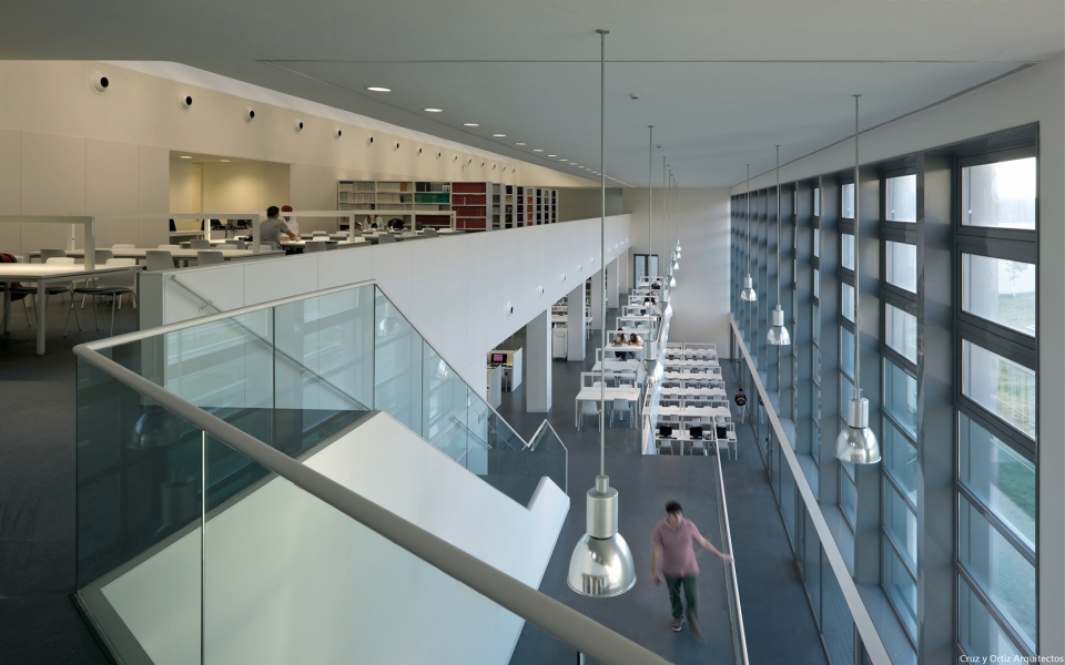 Learning Center at UGR University Cruz y Ortiz Arquitectos
