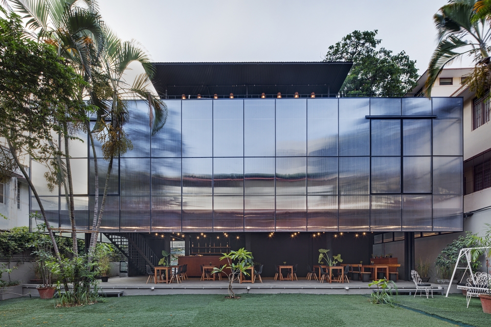 The courtyard house M9 Design Studio