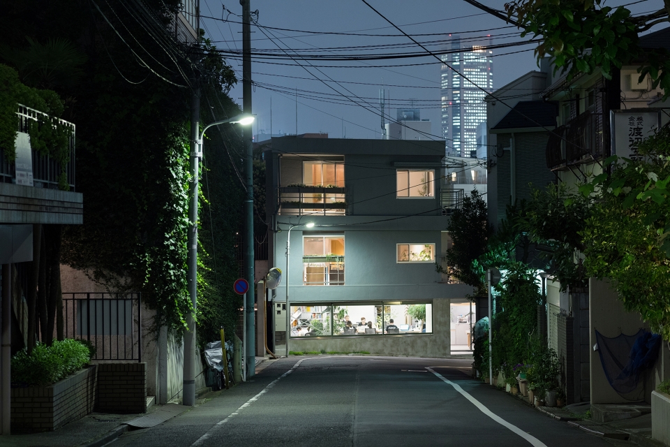 Kamiyamacho residence with office space Puddle moyadesign