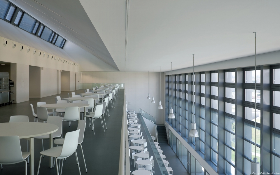 Learning Center at UGR University Cruz y Ortiz Arquitectos