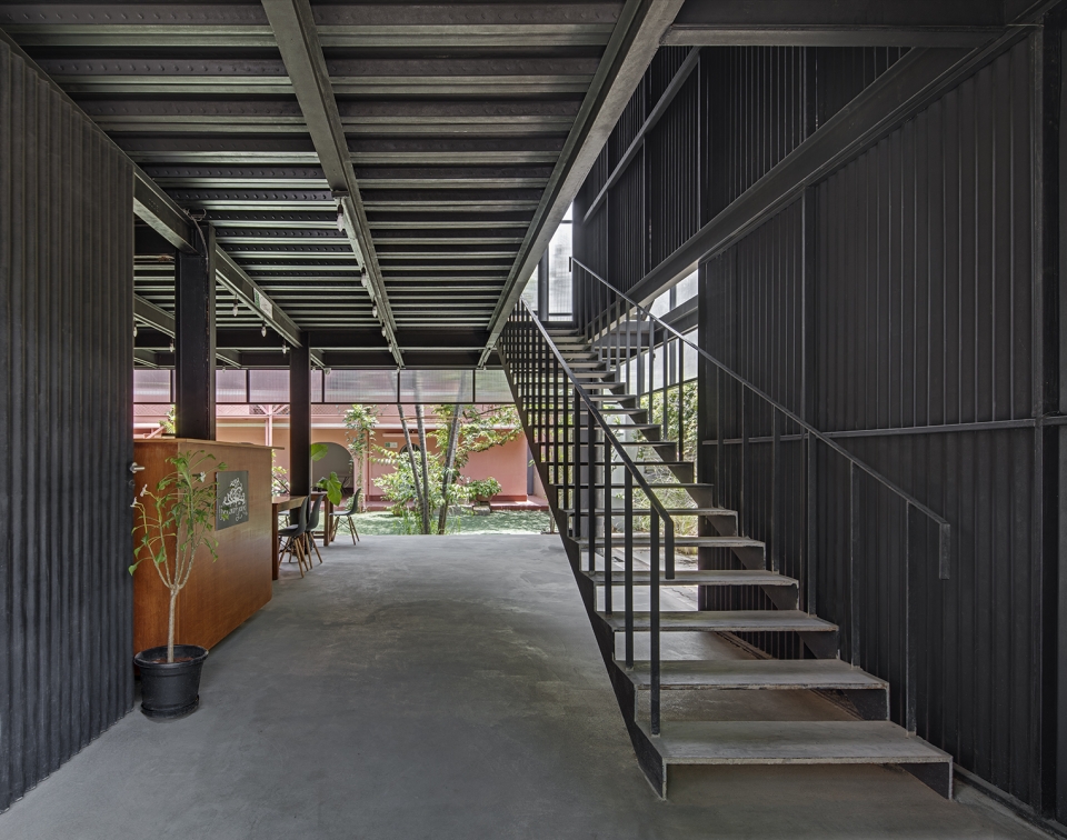 The courtyard house M9 Design Studio