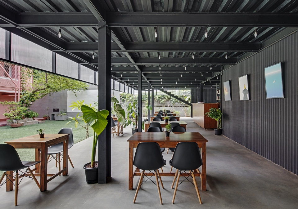 The courtyard house M9 Design Studio