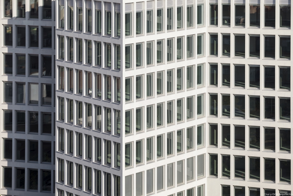 Offices for Regional Government of Andalusia Cruz y Ortiz Arquitectos