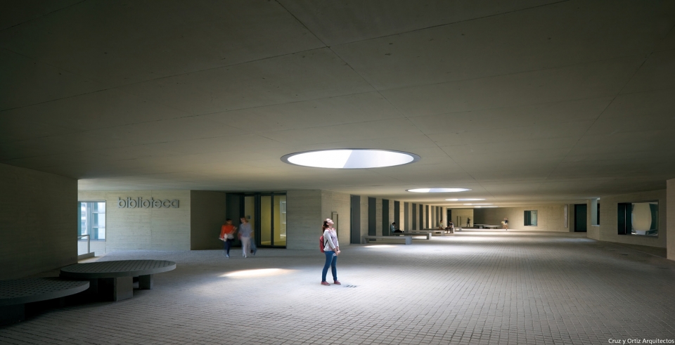 Learning Center at UGR University Cruz y Ortiz Arquitectos