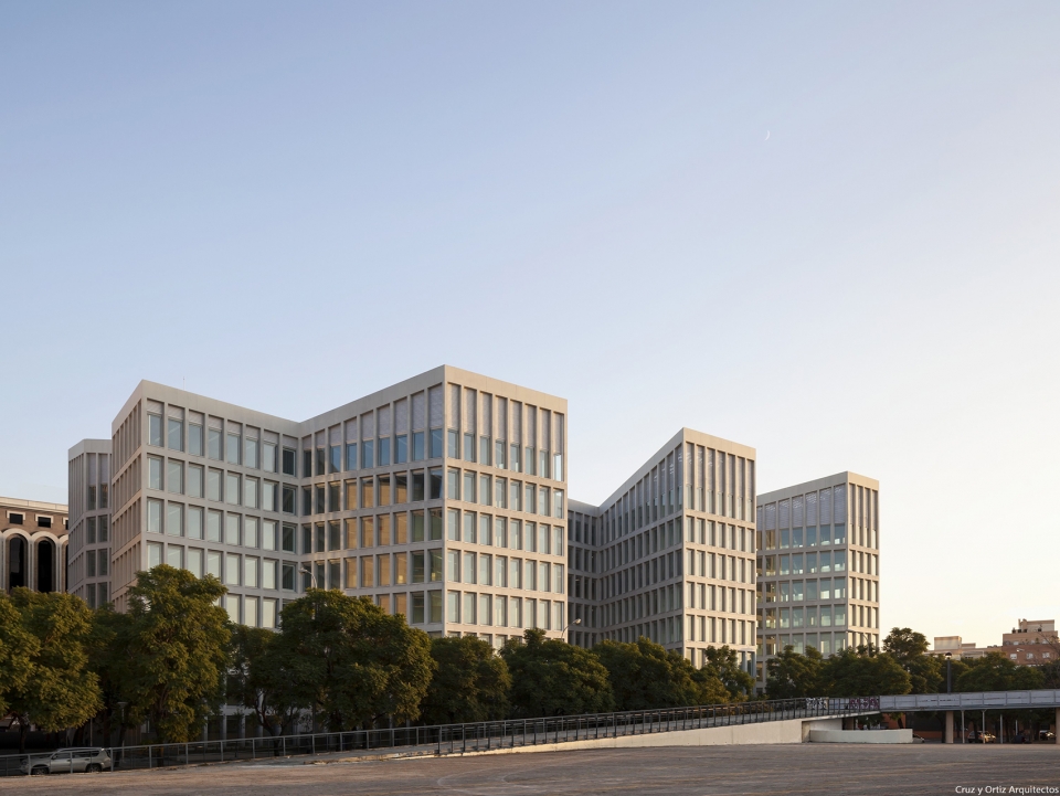 Offices for Regional Government of Andalusia Cruz y Ortiz Arquitectos
