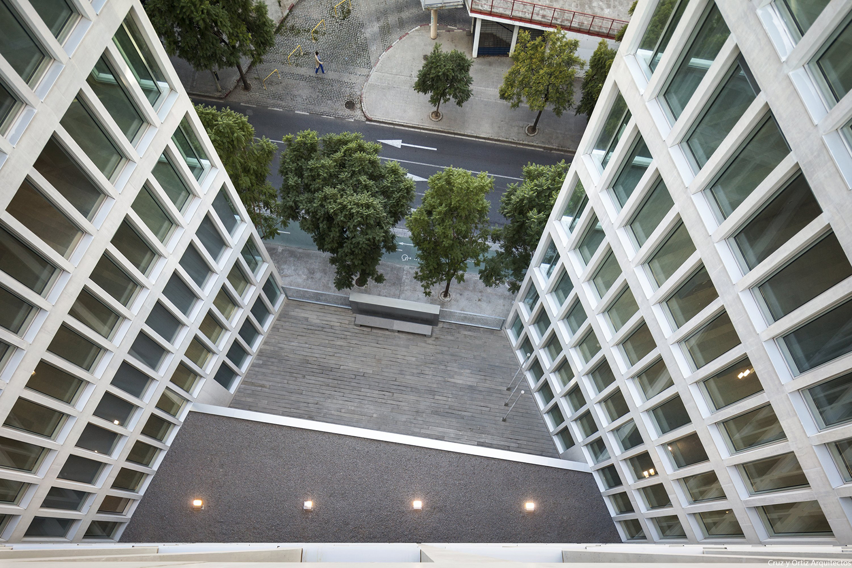 Offices for Regional Government of Andalusia by Cruz y Ortiz Architects