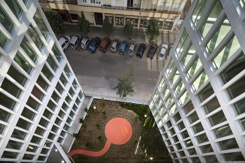 Offices for Regional Government of Andalusia Cruz y Ortiz Arquitectos