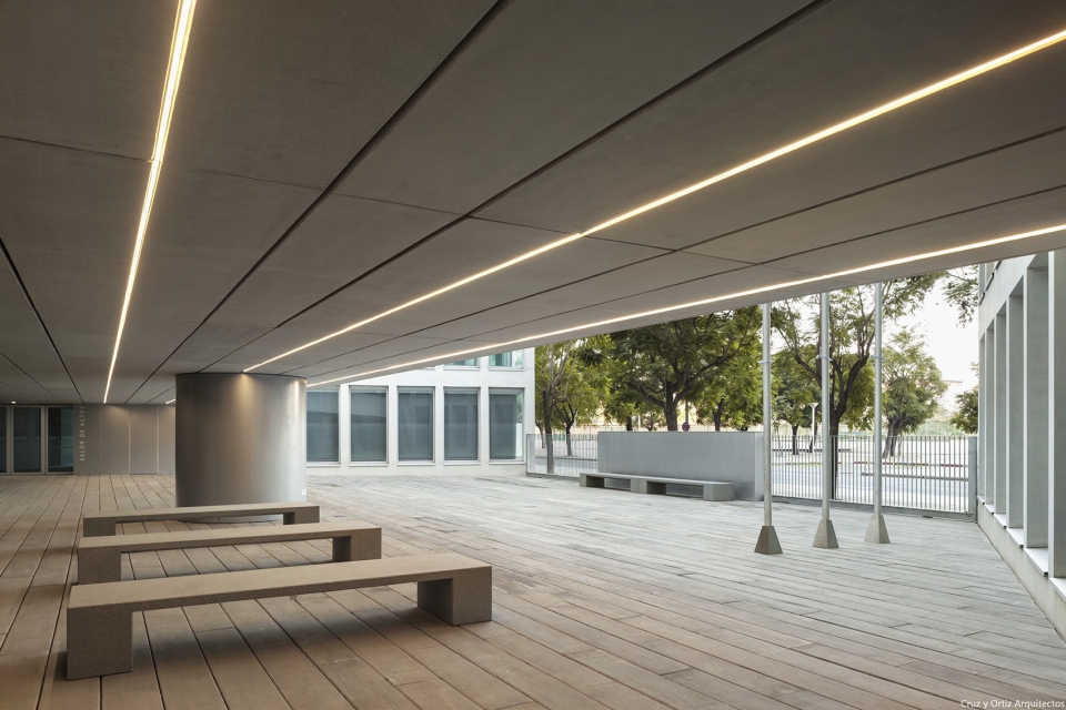 Offices for Regional Government of Andalusia Cruz y Ortiz Arquitectos