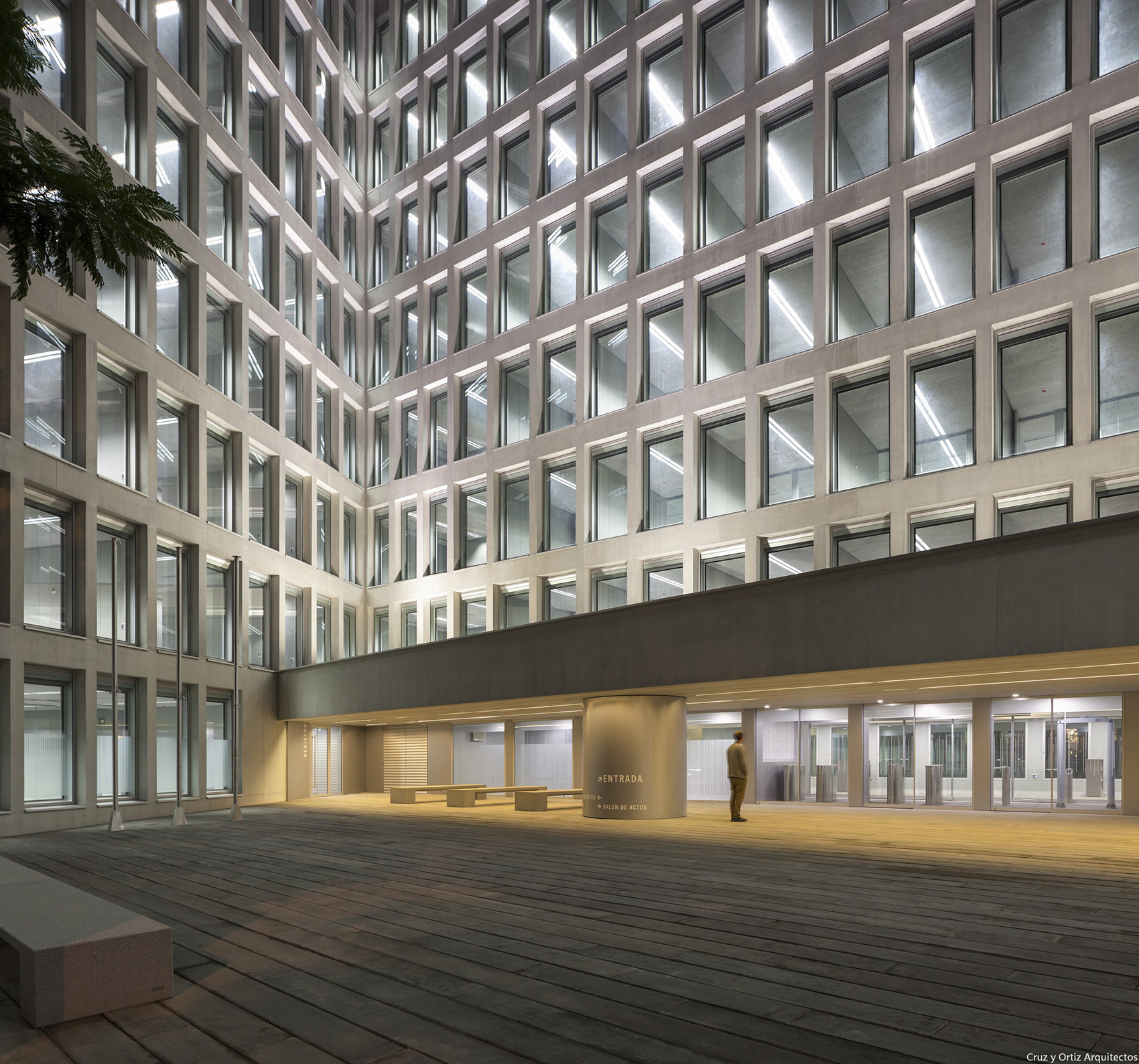Offices for Regional Government of Andalusia by Cruz y Ortiz Architects