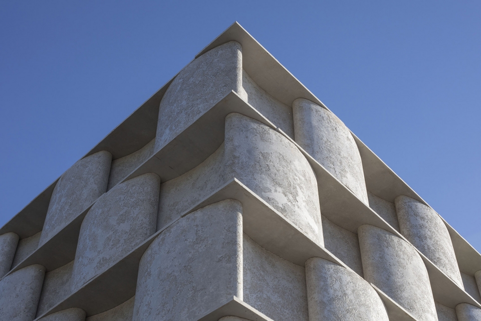 Concrete Vessel fcjz