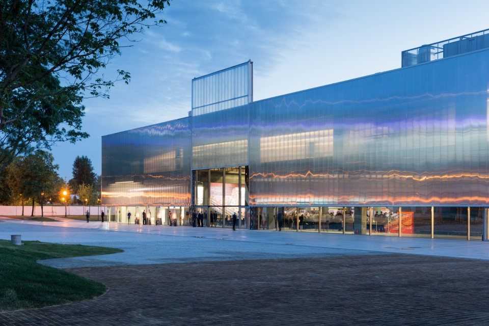 koolhaas garage museum1