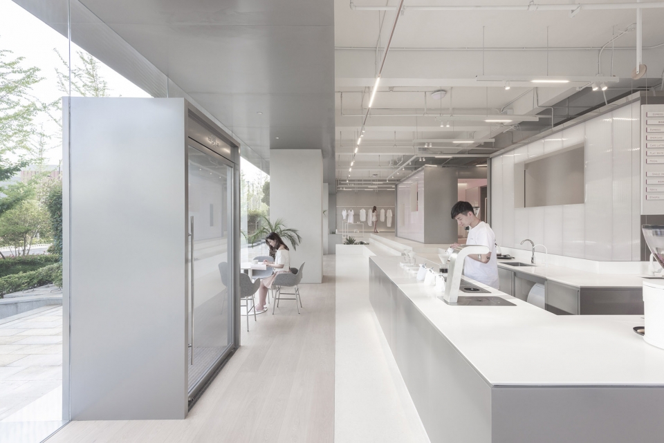 Dear So Cute Shop and Café China by LUKSTUDIO