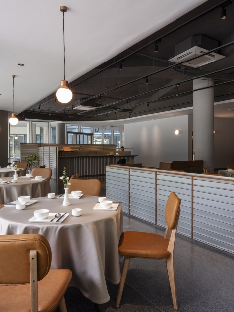 Third Kitchen China by JIANGJIE INTERIOR DESIGN OFFICE