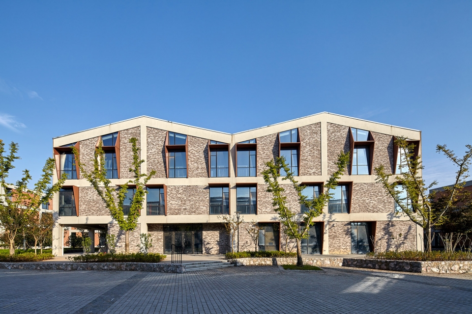 Nanjing Yaxi Citta Slow Village China by BAU