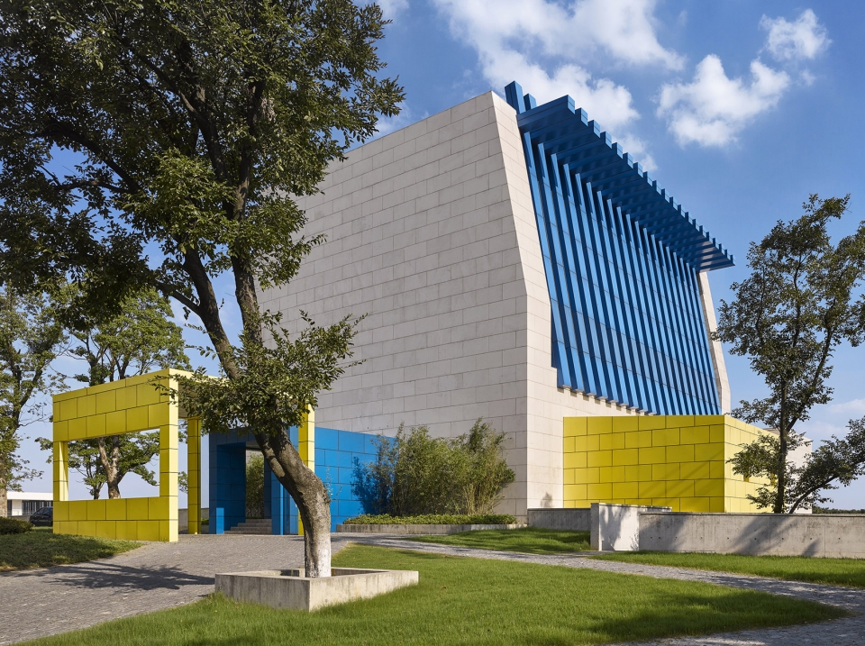 ARTYZEN SIFANG HOTEL RECREATION CENTRE China by Hirsch Bedner Associates