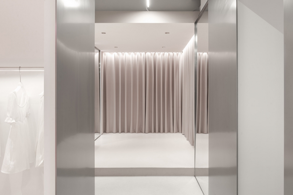 Dear So Cute Shop and Café China by LUKSTUDIO