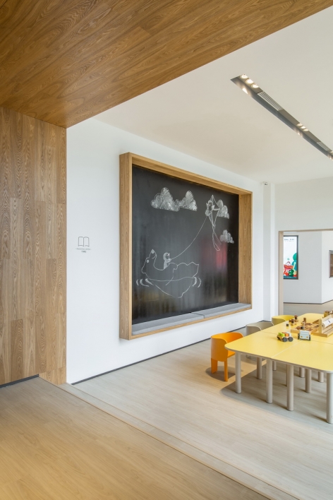 Midea Park Mansion China by CC Design