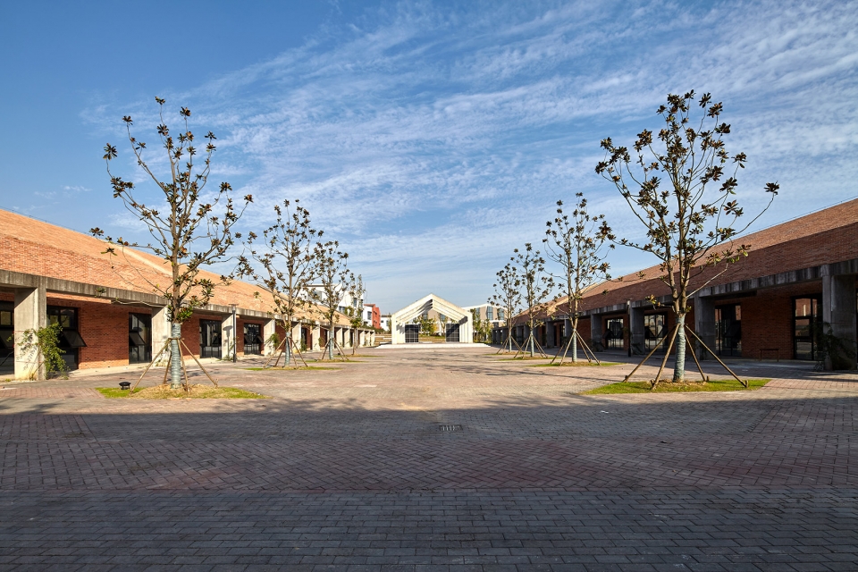 Nanjing Yaxi Citta Slow Village China by BAU