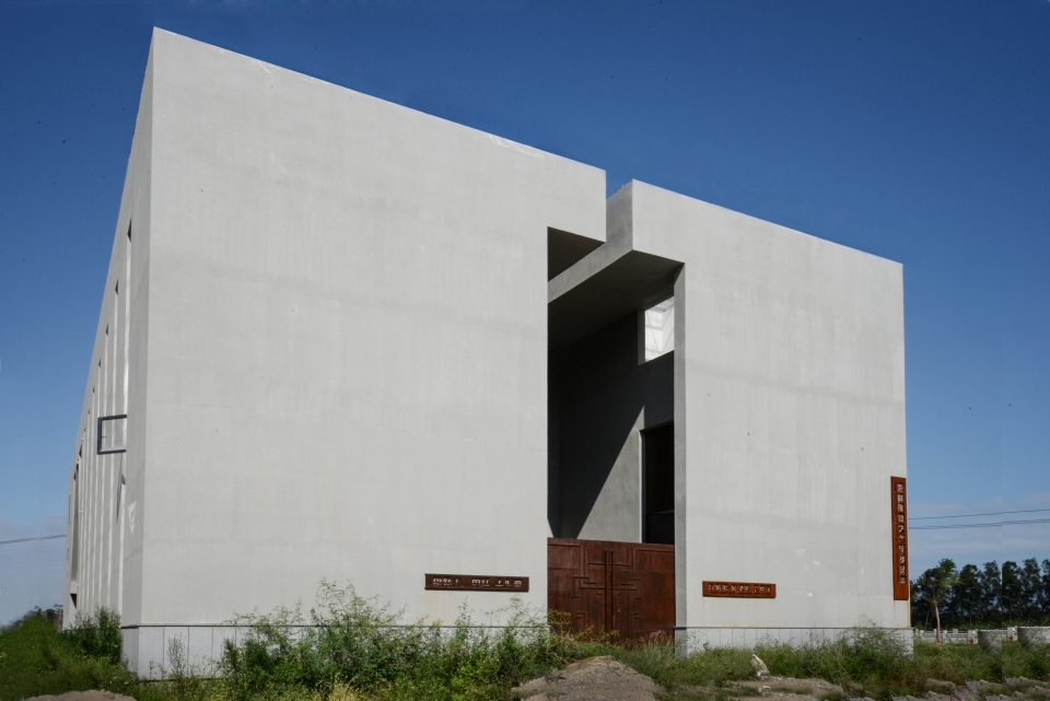 C、Z Carving art studio China by Yin Peiru Architecture Studio