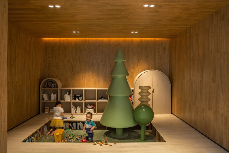 Midea Park Mansion China by CC Design