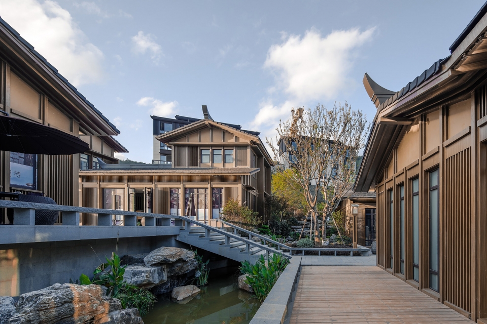 Tahoe Qingyun Town China by Shanghai Tianhua architectural design co. LTD