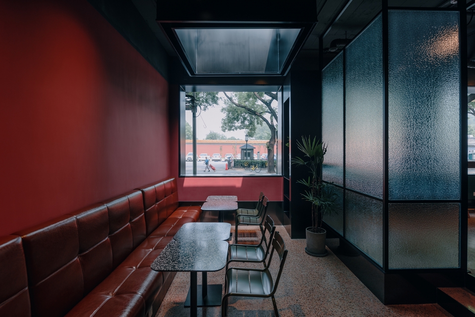 red wall cafe 12