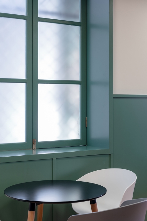 red wall cafe 31