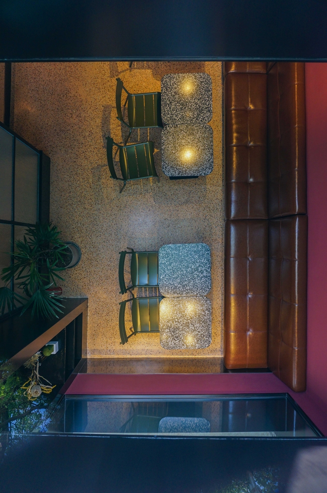 red wall cafe 32