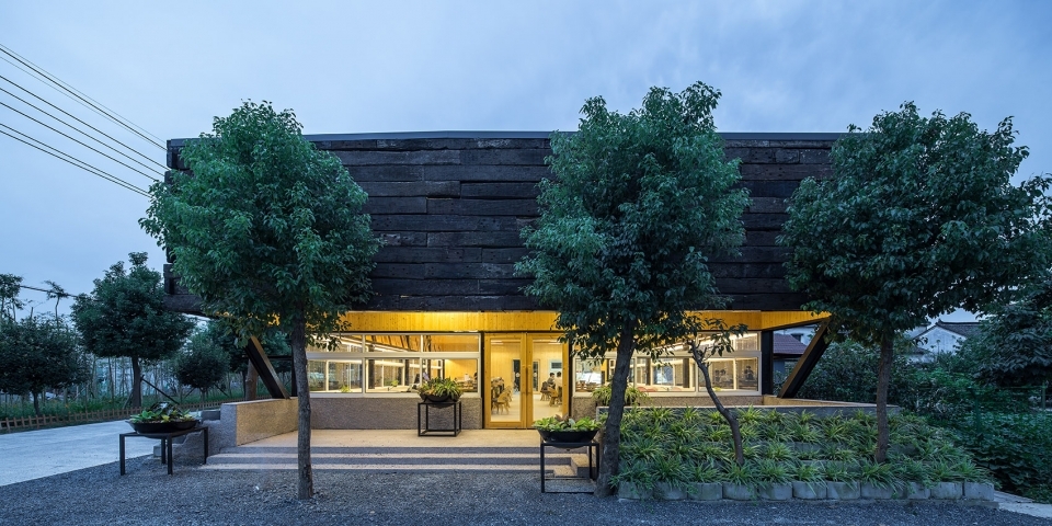 Huateng Hog House Barbecue Restaurant china by Leeko Studio 960x480 1
