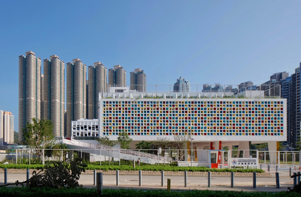 french international school of hong kong tseung kwan o by henning larsen