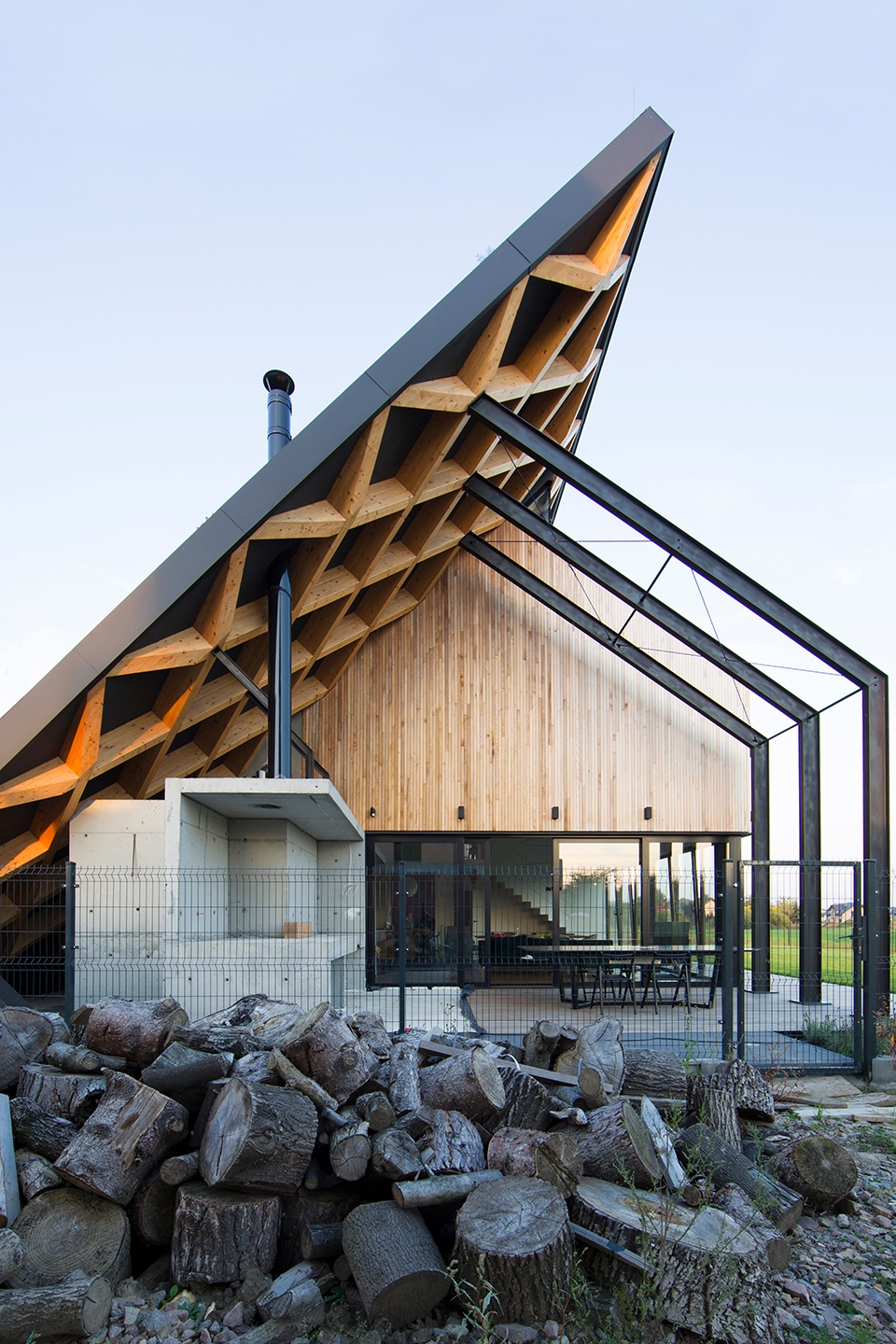 house behind the roof by superhelix pracownia projektowa
