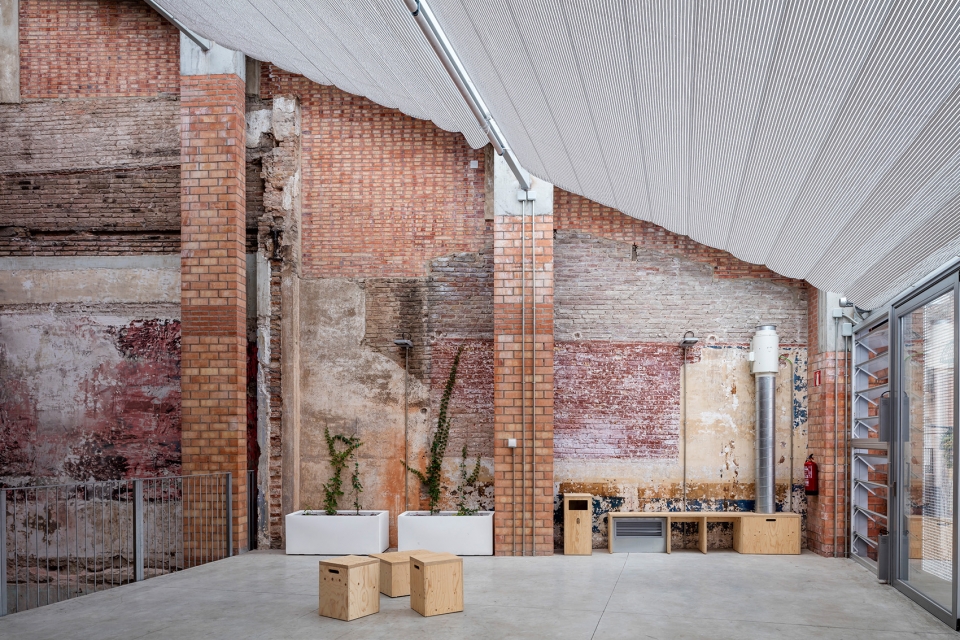 civic centre lleialtat santsenca 1214 by harquitectes