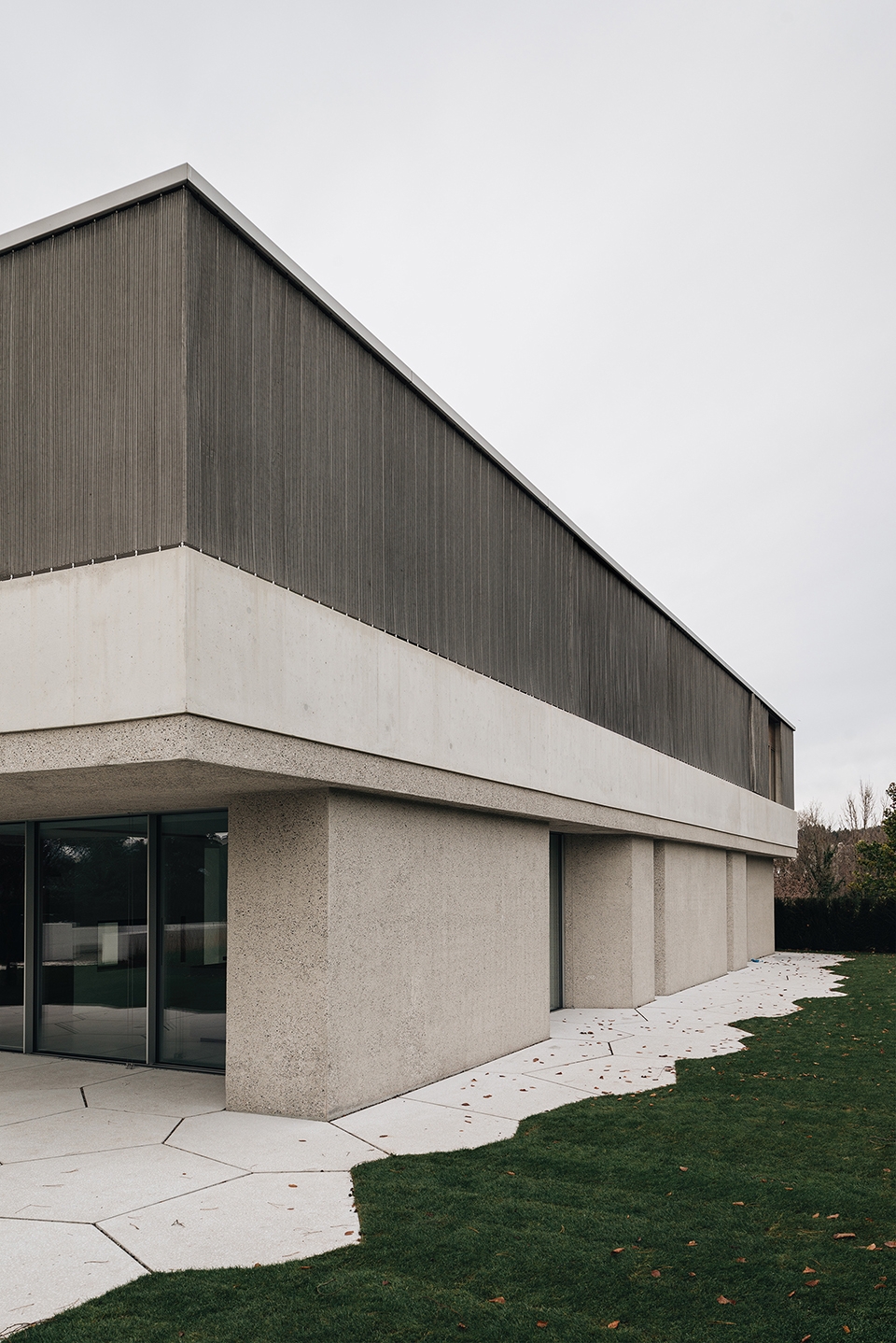 house for an art collector by think architecture