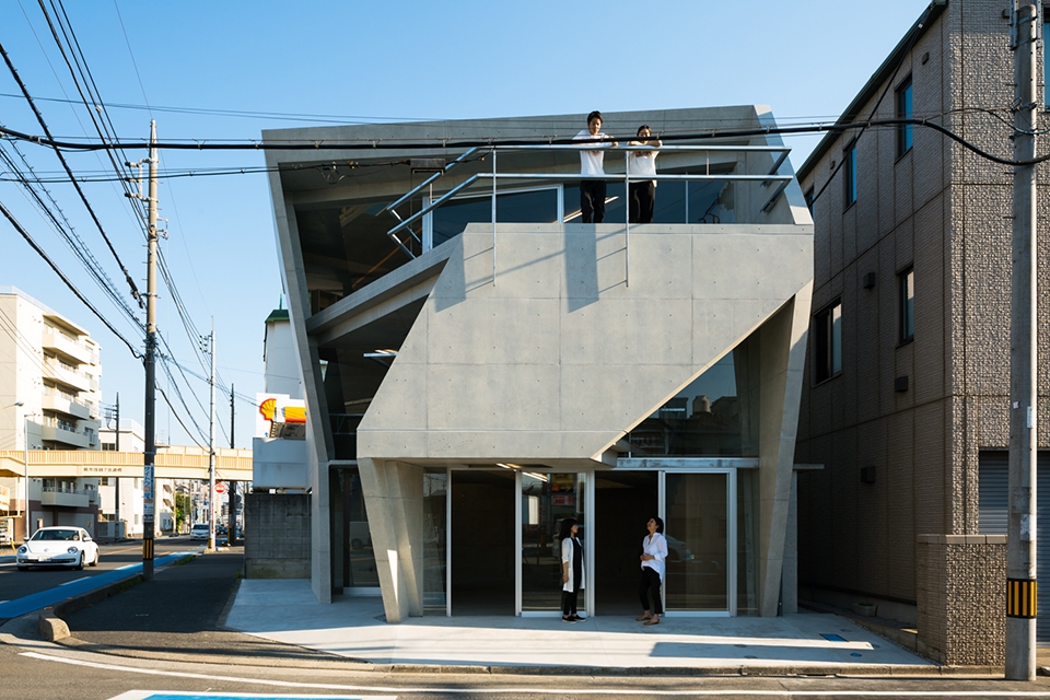 boltun headquarters by yasuhiro yamashita x atelier tekuto