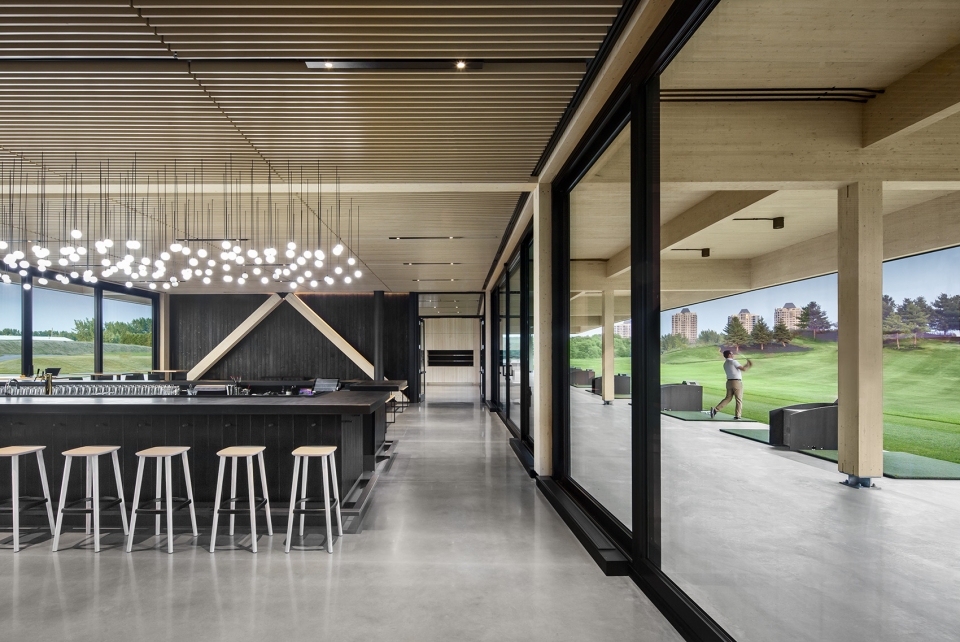 golf clubhouse for golf executif montreal by architecture49