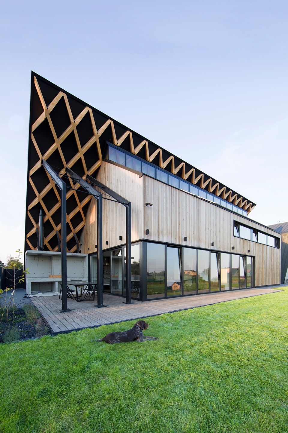 house behind the roof by superhelix pracownia projektowa