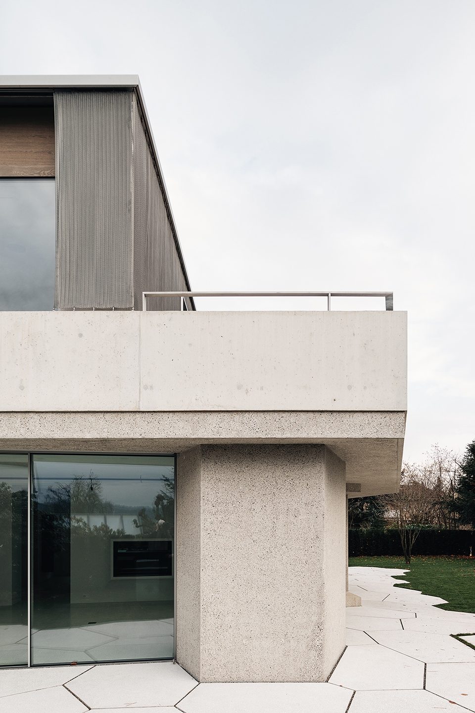 house for an art collector by think architecture