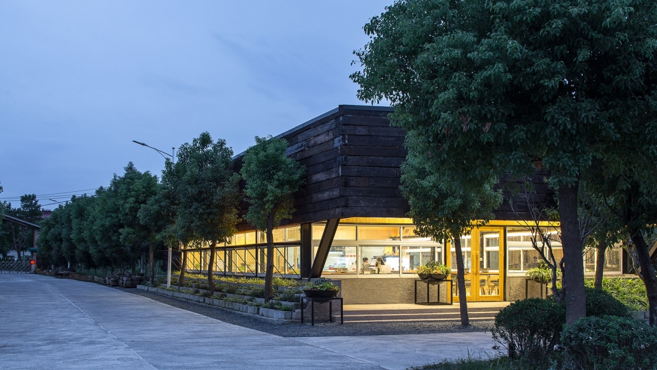 Huateng Hog House Barbecue Restaurant china by Leeko Studio