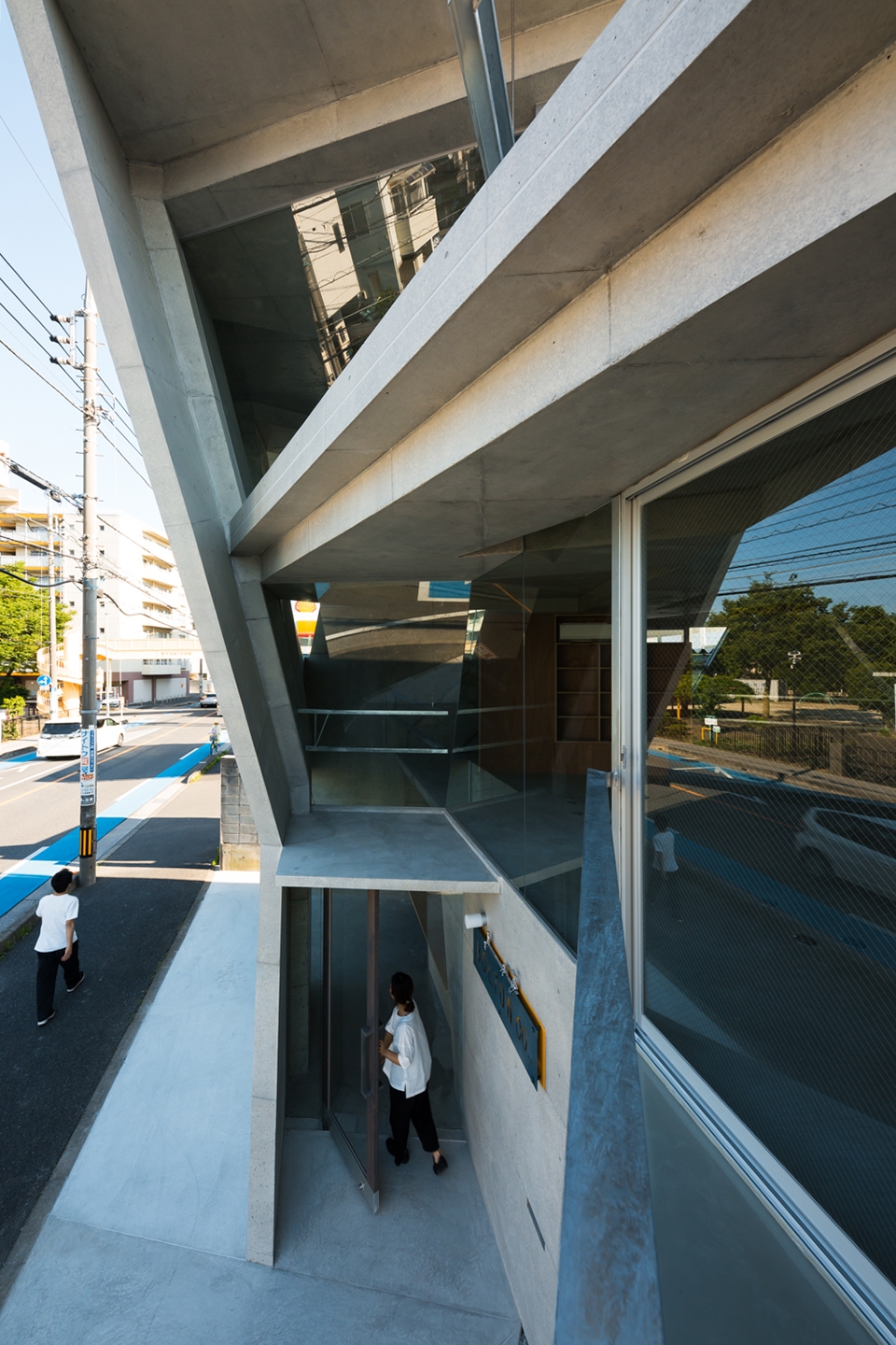 boltun headquarters by yasuhiro yamashita x atelier tekuto