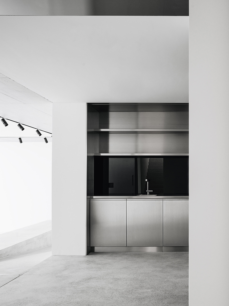house for an art collector by think architecture