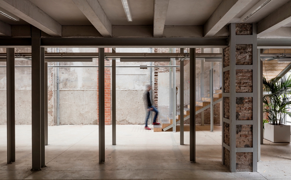 civic centre lleialtat santsenca 1214 by harquitectes