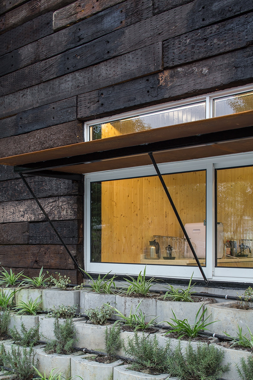 Huateng Hog House Barbecue Restaurant china by Leeko Studio