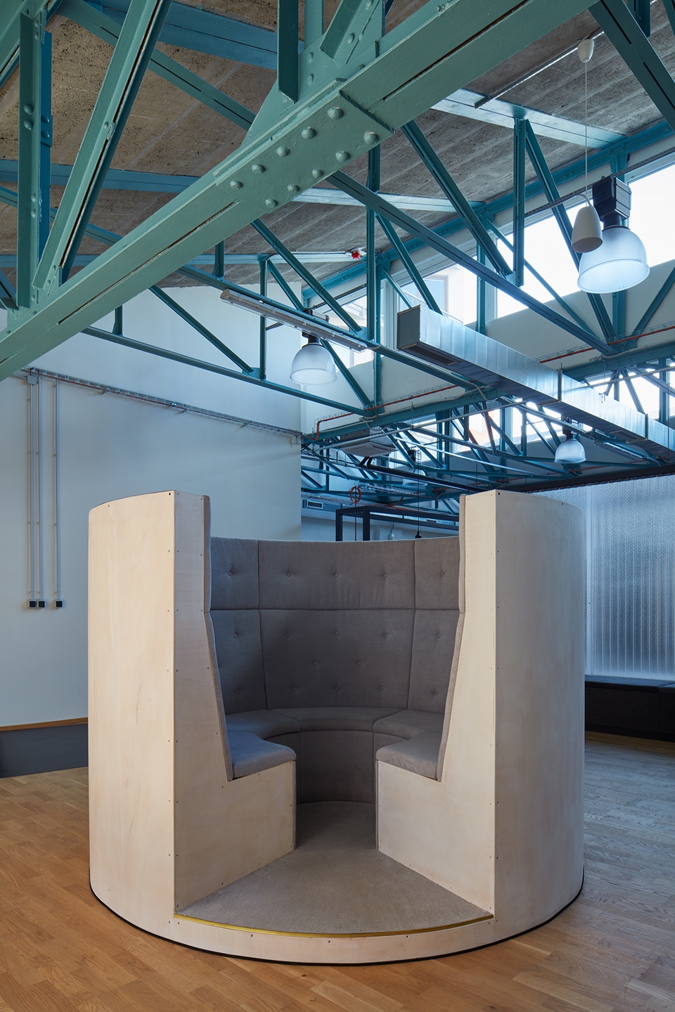 SinnerSchrader Studio Prague by Kurz architects
