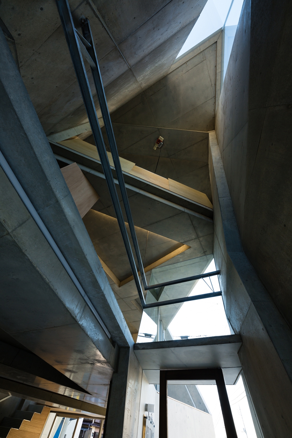boltun headquarters by yasuhiro yamashita x atelier tekuto