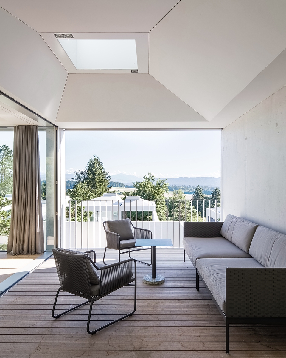 courtyard houses in zumikon by think architecture