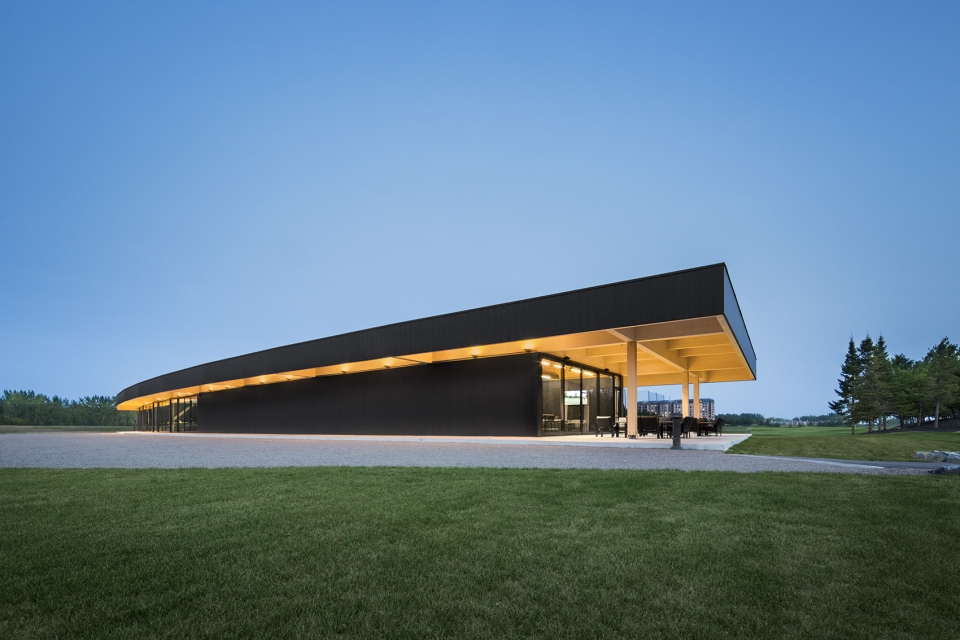 golf clubhouse for golf executif montreal by architecture49
